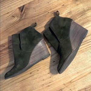 Lucky brand green wedge booties